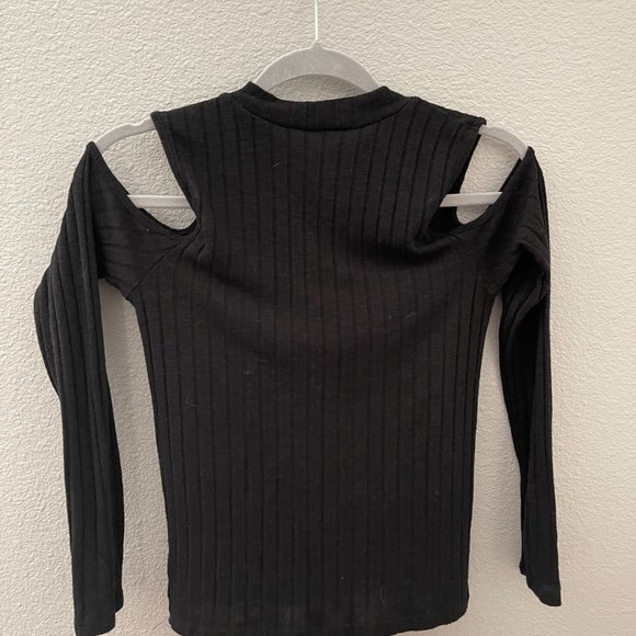American Eagle - Black Shoulder Cutout Longsleeve - Picture 2 of 3